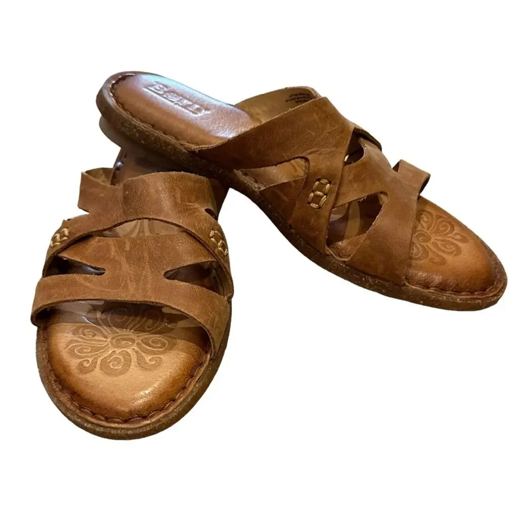 Born Natural Leather Sandals in a Womens Size 6